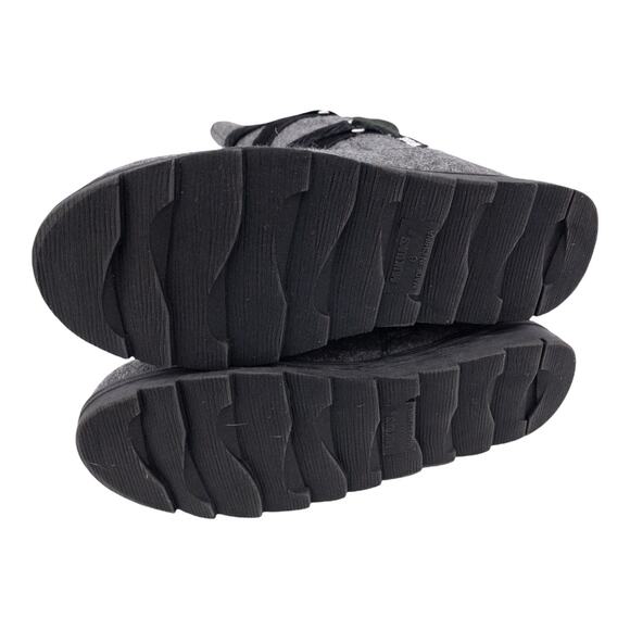 MUK LUKS Gray & Black Tally Tall Strap Accent Winter  Boots 6 Women's - Picture 8 of 8